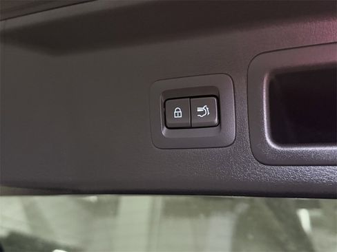 Used 2023 MAZDA CX-30 AWD 2.5 S w/ Premium Package image 16