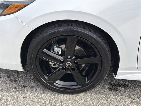 Certified 2024 Nissan Sentra SR w/ SR Premium Package image 32