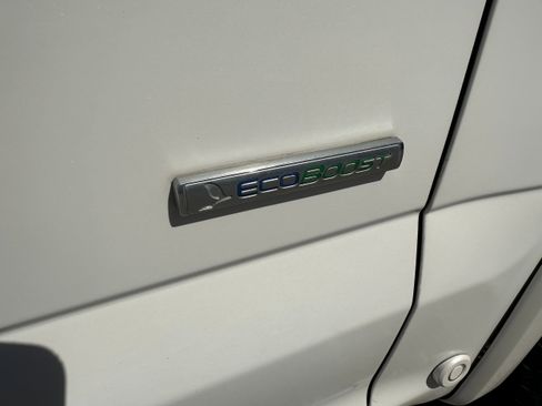 Used 2015 Ford F150 Platinum w/ Equipment Group 701A Luxury AWD/4WD image 41