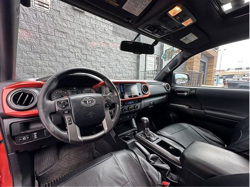 Used 2016 Toyota Tacoma TRD Off-Road AWD/4WD image 14
