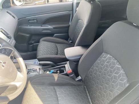 Used 2025 Mitsubishi Outlander Sport ES image 17