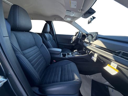 New 2025 Mitsubishi Outlander SE image 17