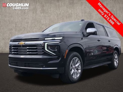Used 2025 Chevrolet Suburban Premier AWD/4WD image 3