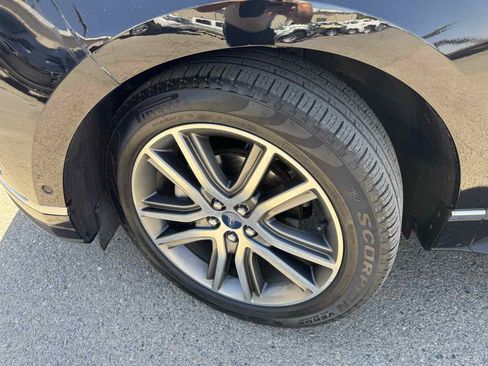 Used 2019 Ford Edge Titanium w/ Equipment Group 301A image 40