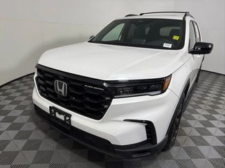 Used 2025 Honda Pilot Black Edition video 2