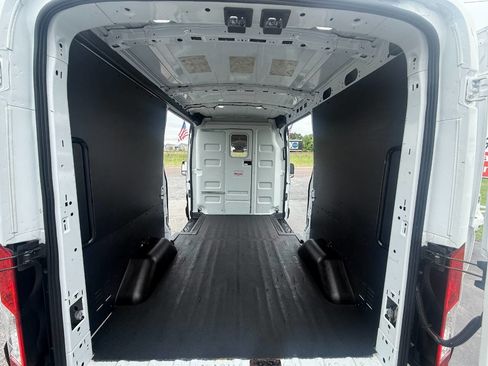 Used 2019 Ford Transit 150 130 Medium Roof RWD image 9