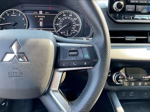 Used 2024 Mitsubishi Outlander SE AWD/4WD image 18