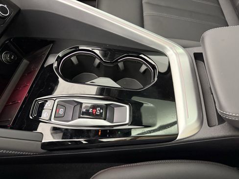 Used 2025 Audi Q5 Premium w/ Convenience Package image 18