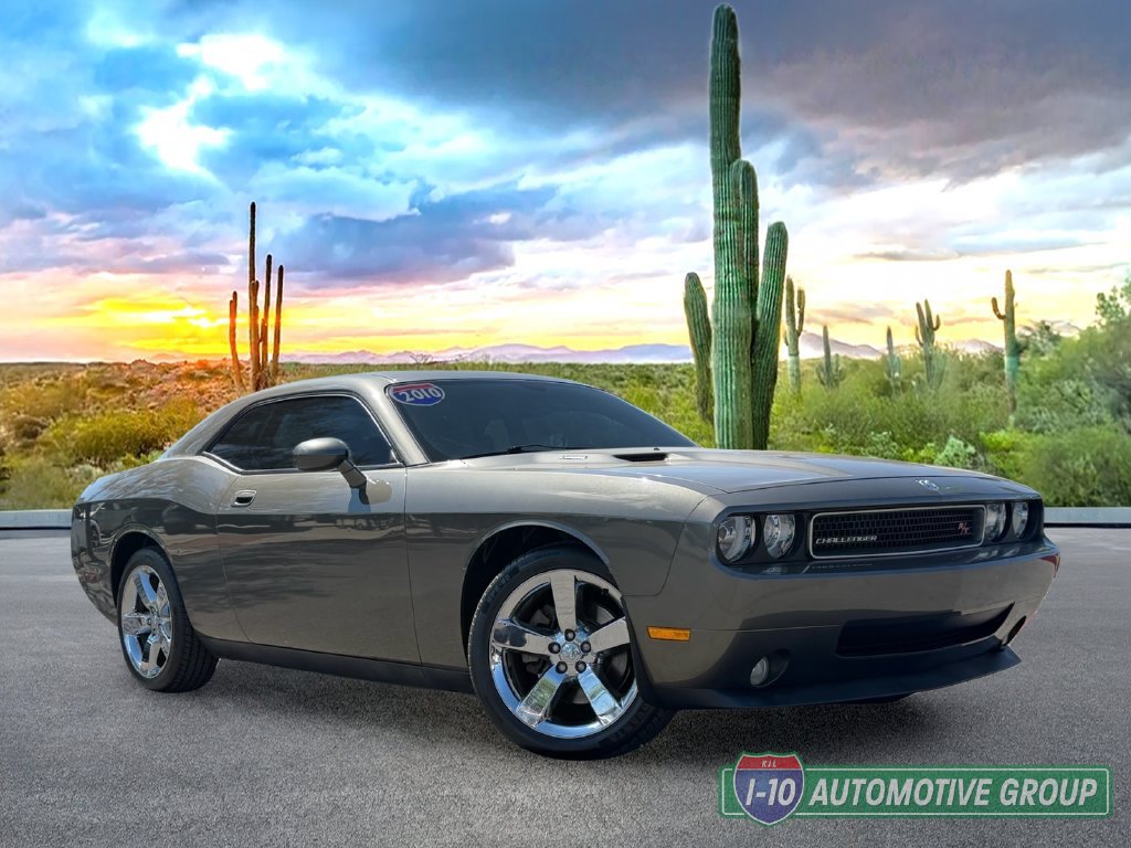 Used 2010 Dodge Challenger R/T RWD image 2