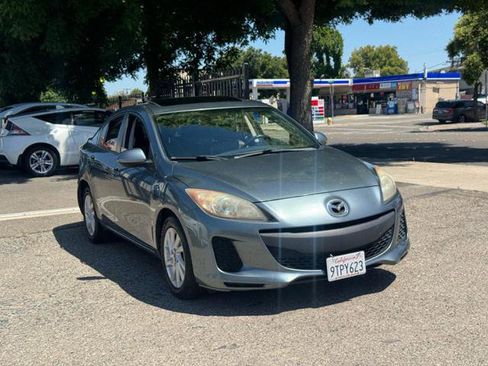 Used 2013 MAZDA MAZDA3 i Touring FWD image 2