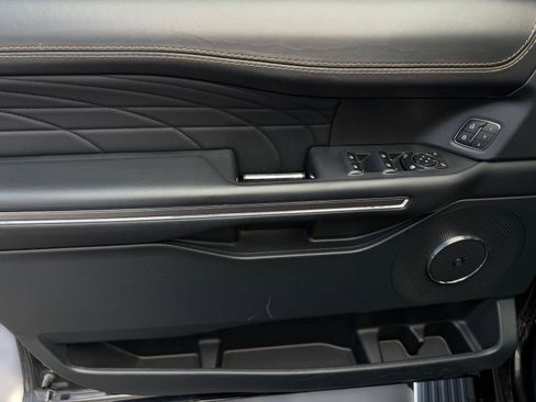 Used 2022 Ford Expedition Max Platinum image 11