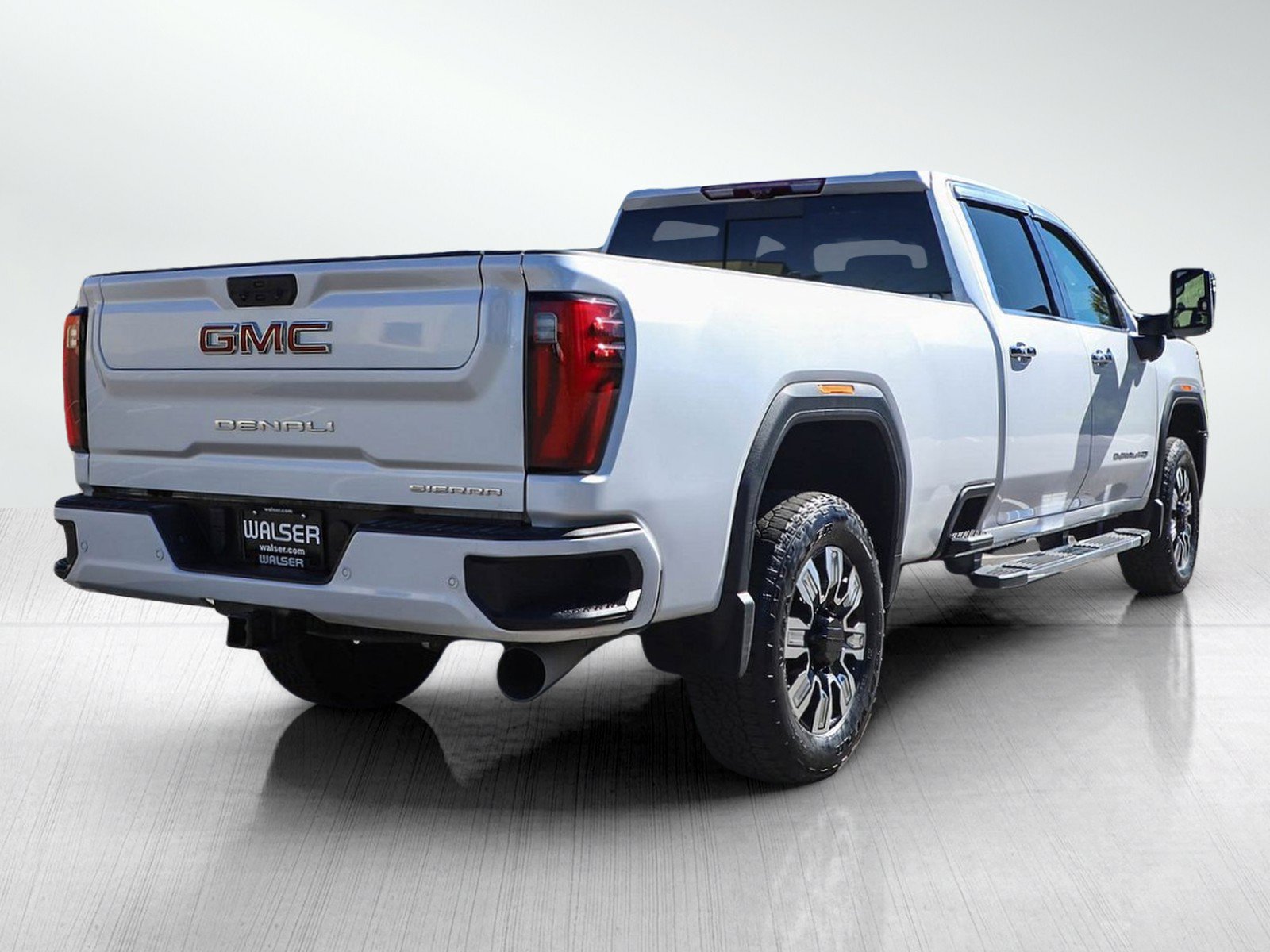Used 2024 GMC Sierra 2500 Denali w/ Denali Reserve Package AWD/4WD image 5