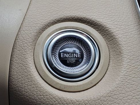 Used 2019 Mercedes-Benz C 300 4MATIC Sedan image 36