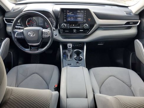 Used 2021 Toyota Highlander LE FWD image 13