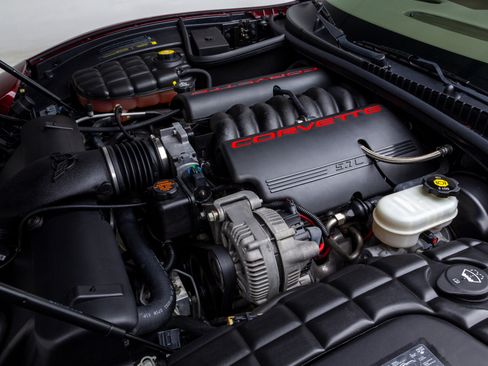 Used 2003 Chevrolet Corvette 50th Anniversary Edition w/ Preferred Equipment Group1 image 18