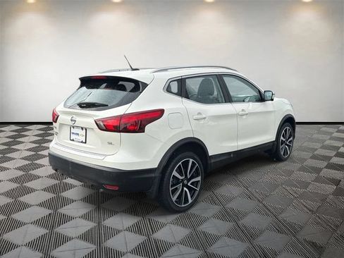 Used 2017 Nissan Rogue Sport SL FWD image 5