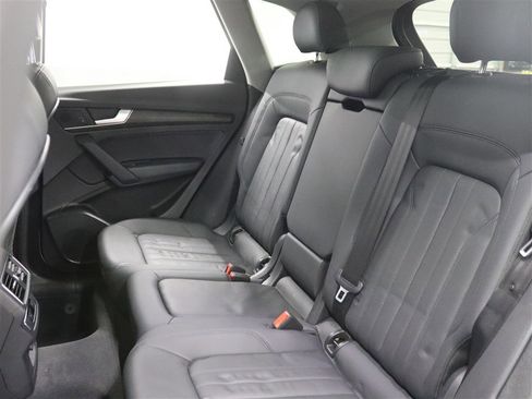 Used 2019 Audi Q5 2.0T Premium w/ Convenience Package image 11