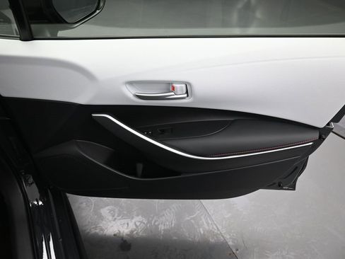 Certified 2025 Toyota Corolla SE image 33
