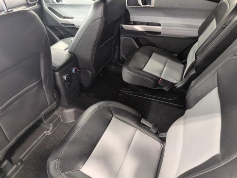 Used 2024 Ford Explorer XLT w/ Equipment Group 202A AWD/4WD image 22