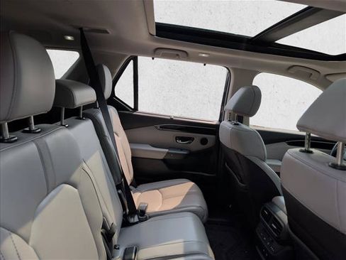 Used 2024 Honda Pilot Touring image 21