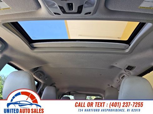 Used 2011 Toyota Sienna XLE FWD image 28