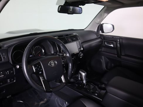 Used 2024 Toyota 4Runner TRD Off-Road Premium image 28