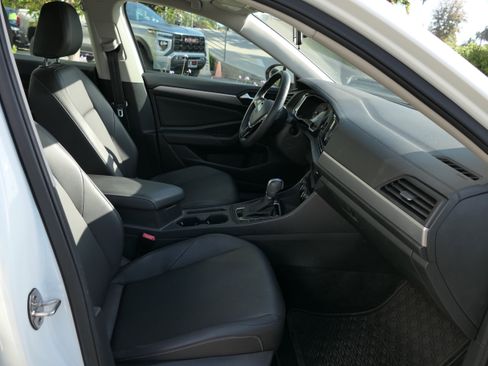 Used 2019 Volkswagen Jetta SE FWD image 27