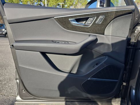 Used 2025 Audi Q7 3.0T Premium Plus w/ Premium Plus Package image 30