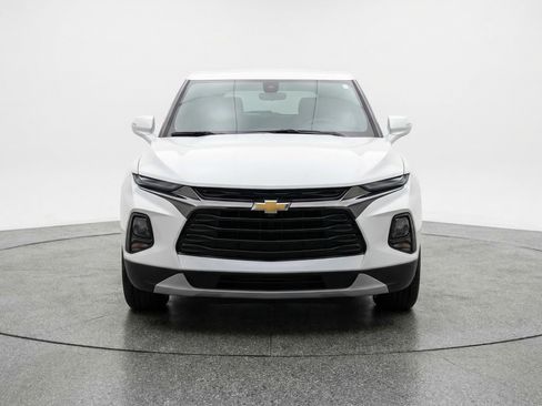 Used 2025 Chevrolet Blazer LT image 2
