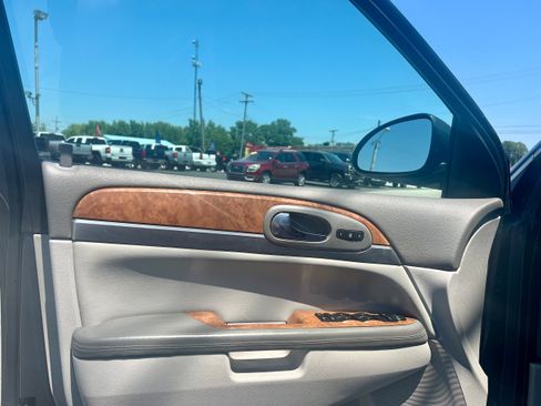 Used 2012 Buick Enclave Leather FWD image 10