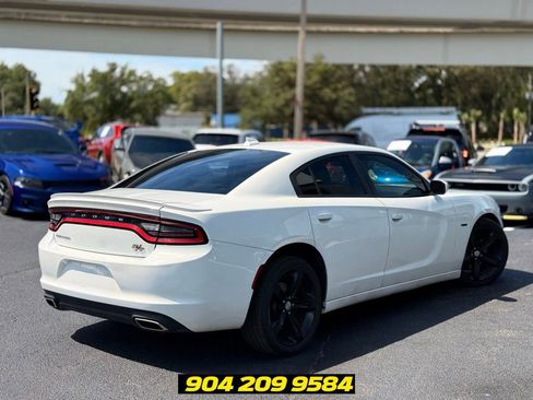 Used 2016 Dodge Charger R/T RWD image 9