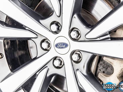 Used 2020 Ford Explorer Platinum w/ Premium Technology Package image 40