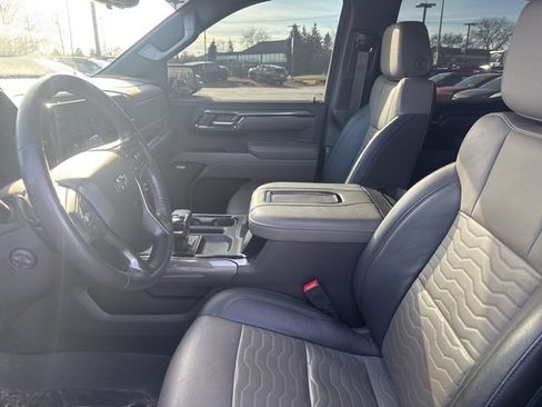 Used 2023 Chevrolet Silverado 1500 ZR2 w/ Technology Package image 9