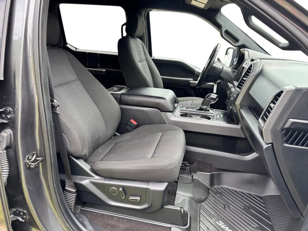 Used 2018 Ford F150 XLT w/ Equipment Group 302A Luxury AWD/4WD image 31