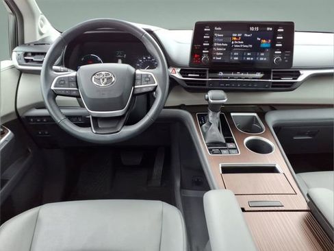 Certified 2023 Toyota Sienna XLE w/ XLE Plus Package AWD/4WD image 20
