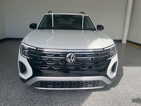 New 2026 Volkswagen Atlas Peak Edition image 10