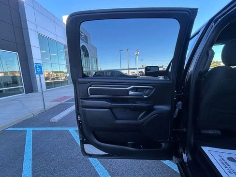 Used 2025 RAM 1500 Big Horn AWD/4WD image 32