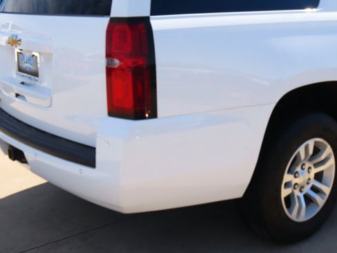 Used 2015 Chevrolet Suburban LT image 12