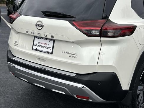 Used 2022 Nissan Rogue Platinum w/ Head-Up Display Package image 11