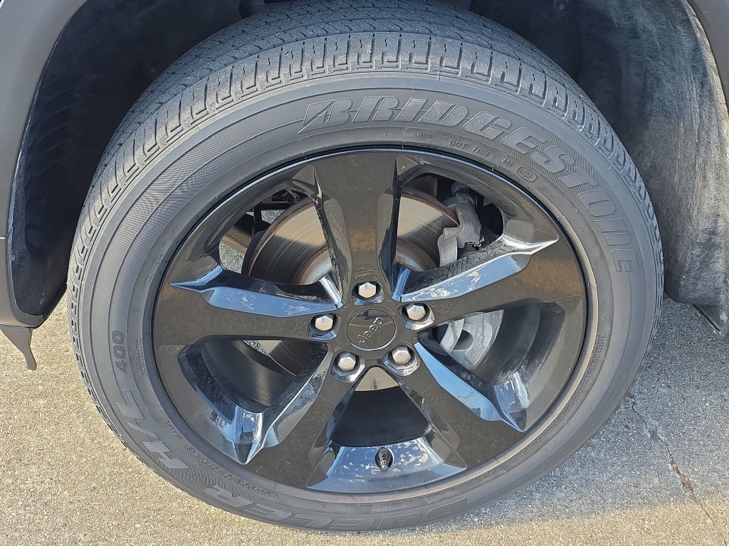 Used 2024 Jeep Grand Cherokee Altitude RWD image 11