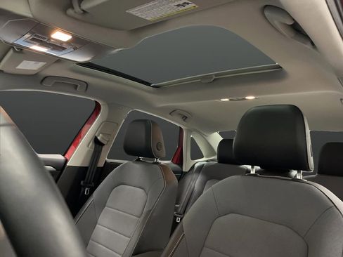 Used 2025 Volkswagen Jetta SE image 7