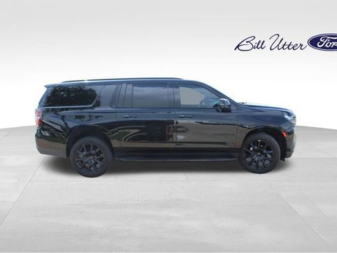 Used 2021 Chevrolet Suburban RST w/ Luxury Package AWD/4WD image 4
