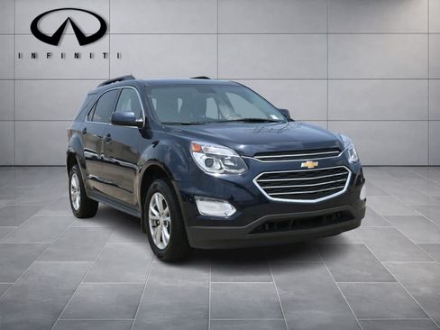 Used 2017 Chevrolet Equinox LT w/ Convenience Package AWD/4WD image 3