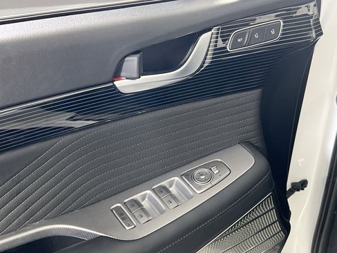 Used 2023 Hyundai Palisade Calligraphy image 16