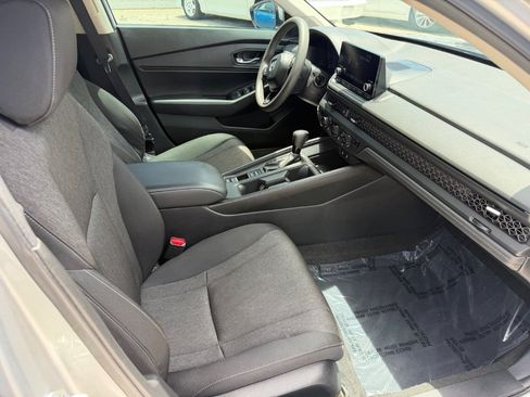 Used 2024 Honda Accord EX image 11