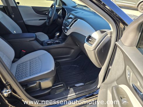 Used 2024 Chevrolet Equinox LS w/ LS Convenience Package image 9