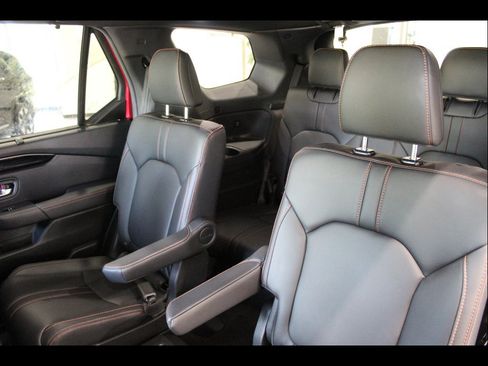 Certified 2025 Honda Pilot TrailSport image 17