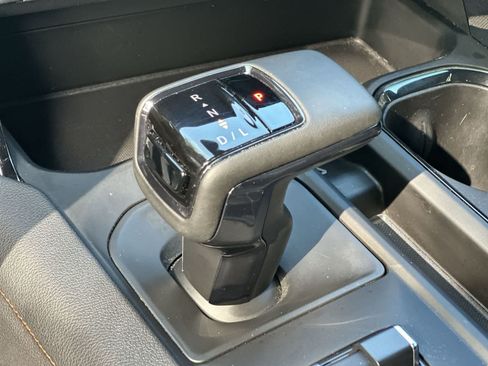 Used 2024 GMC Sierra 1500 AT4 w/ Technology Package AWD/4WD image 20