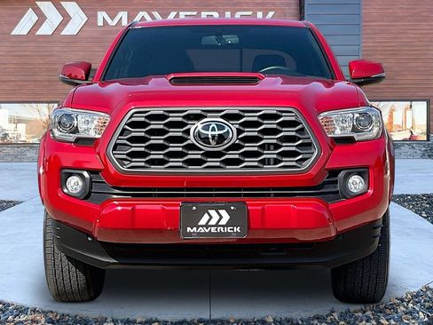 Used 2021 Toyota Tacoma SR5 RWD image 2