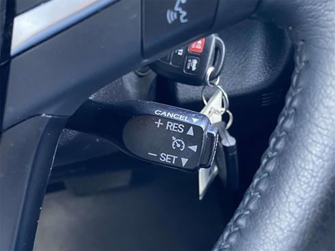 Used 2017 Toyota Camry image 20